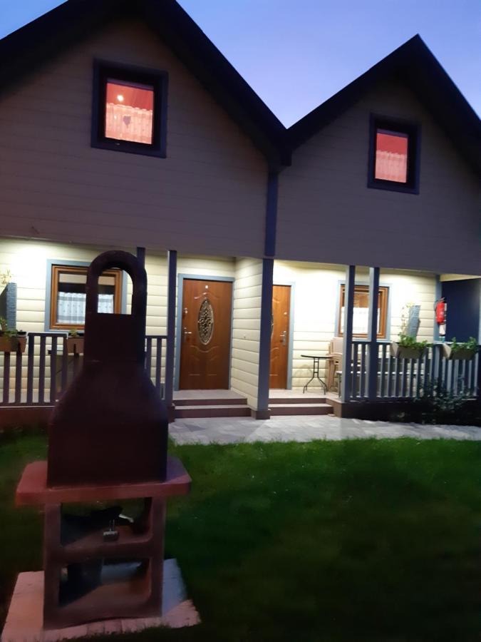 Domki Teo Pietrowe I Parterowe Rewal Kültér fotó