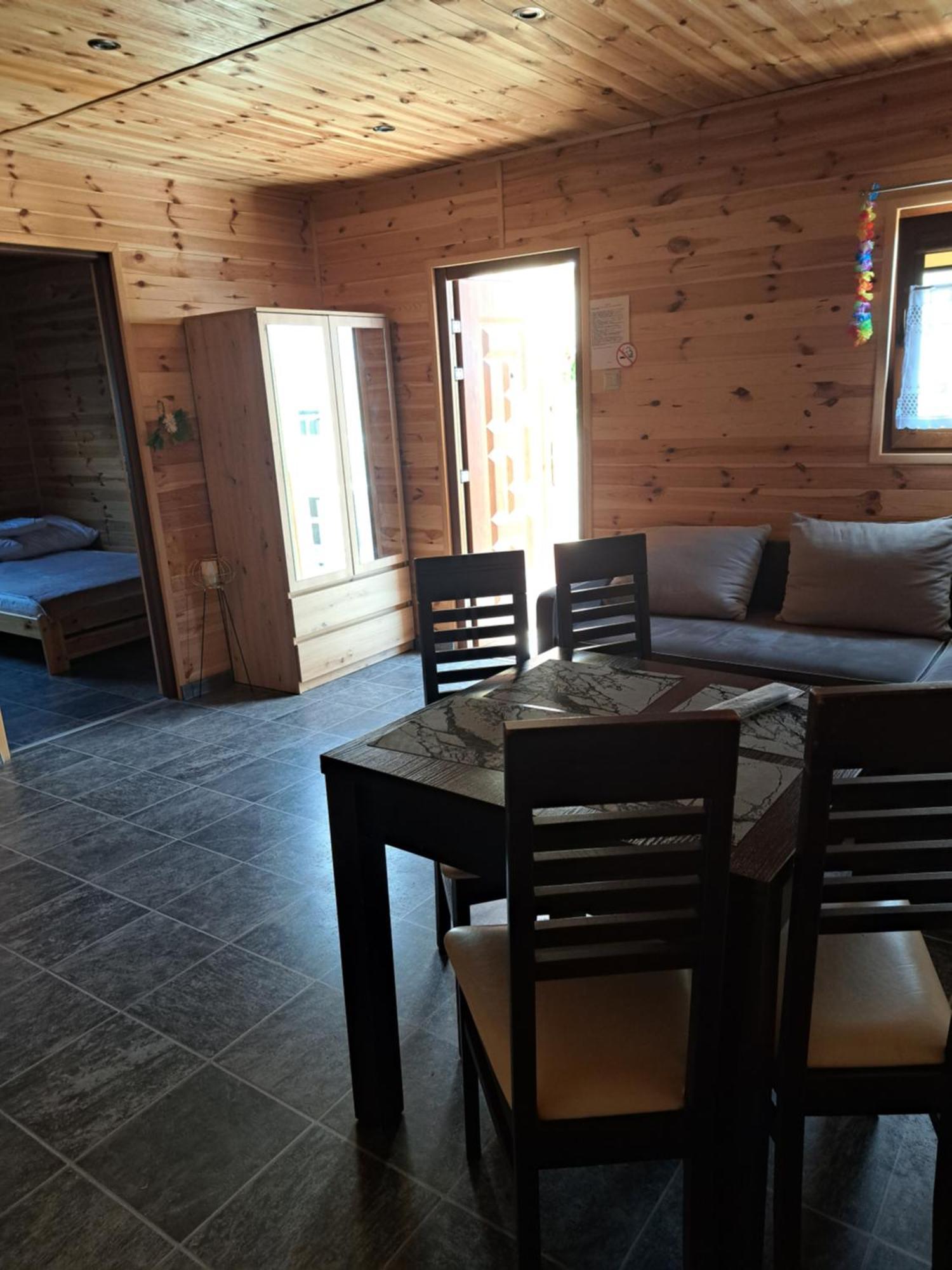 Domki Teo Pietrowe I Parterowe Rewal Kültér fotó